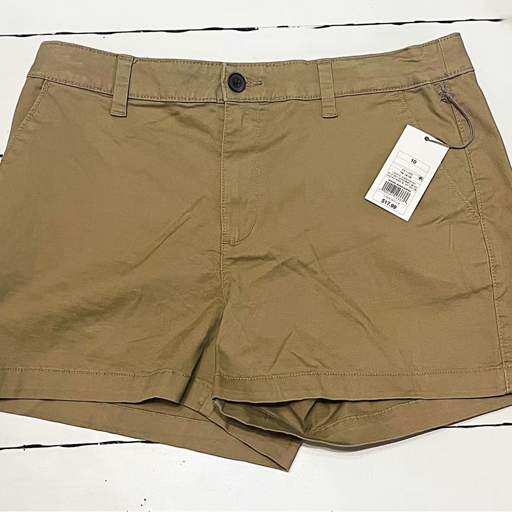 a new day Women's Khaki casual Cargo Shorts.